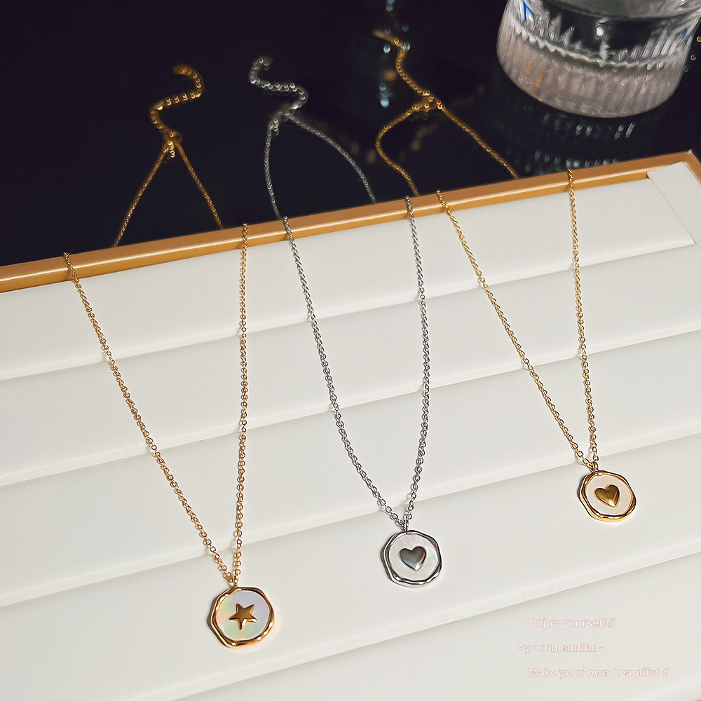 Korean InS-style jewelry, five-pointed star heart-shaped pendant necklace, new women's accessory, titanium steel collarbone chain wholesale Specification drawing