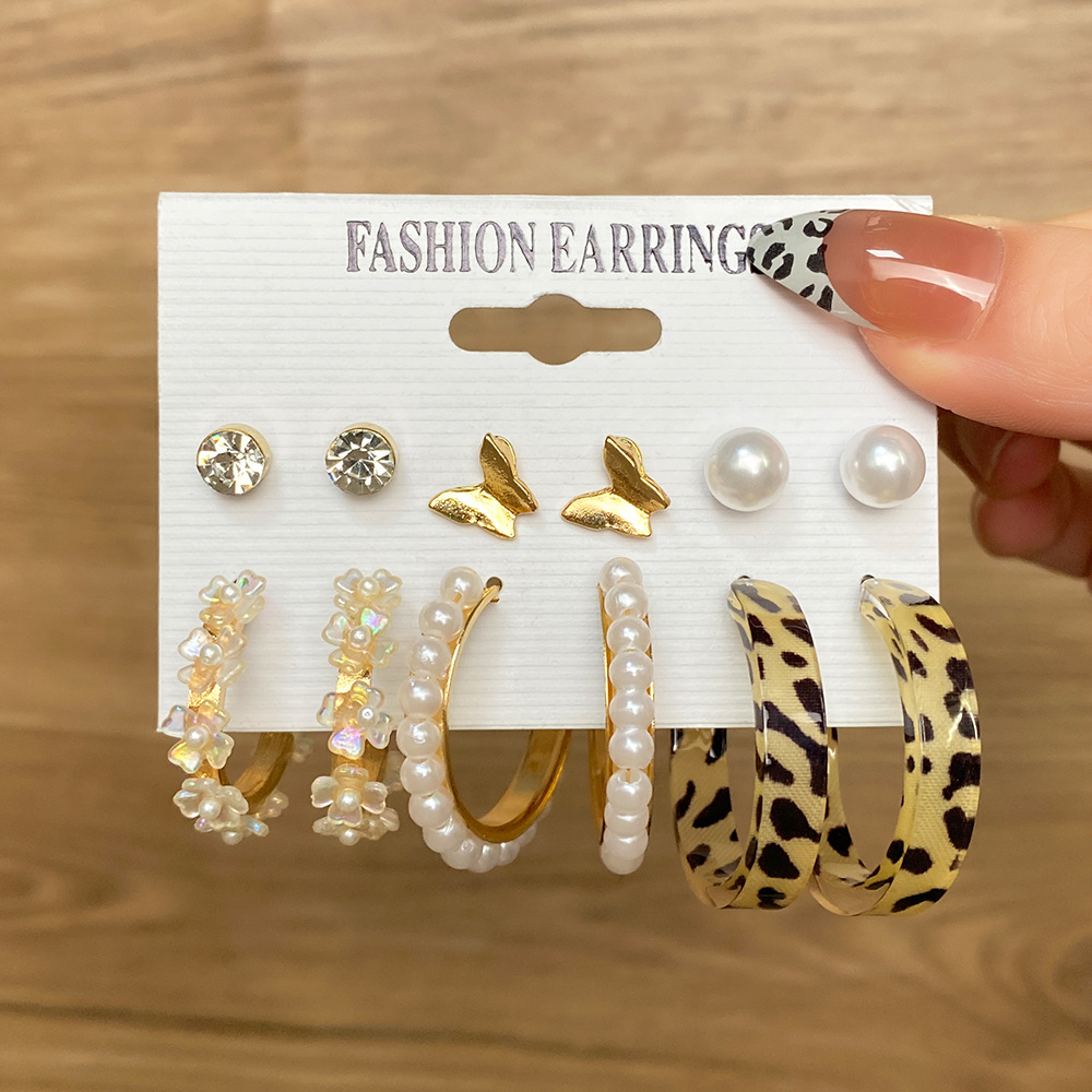 Butterfly, pearl, star, moon, snake, leopard print, airplane, C-shaped card earring set is selling well on wish in the Korean jewelry world Specification drawing