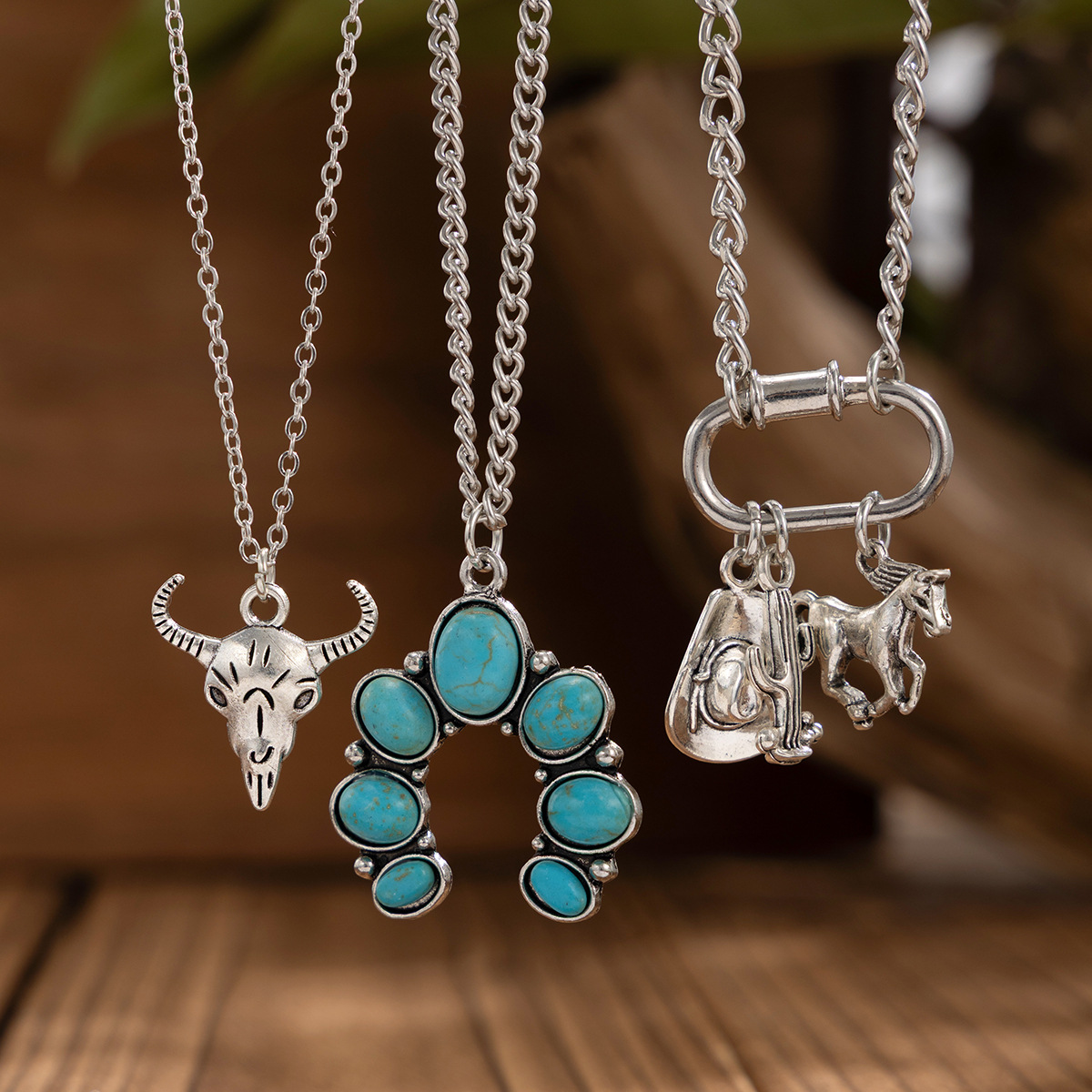 European and American cross-border jewelry, inS-style denim hat, alloy pendant necklace, retro turquoise collarbone necklace Application Scenario