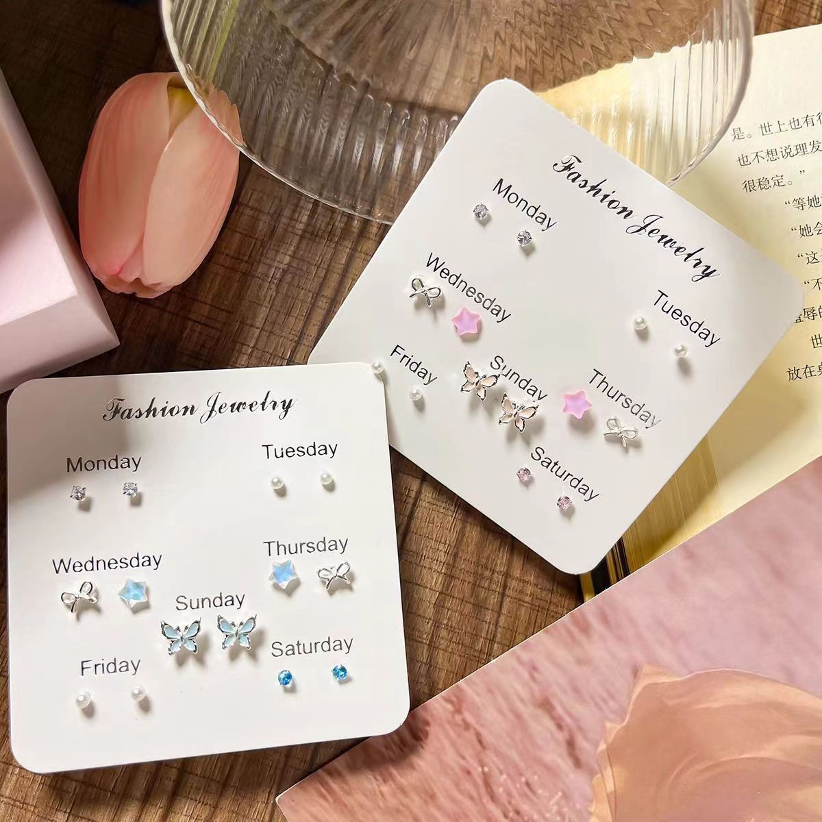 Sweet and cool ins forest-themed, fresh, cute and sweet little butterfly stud earrings, elegant and small, simple and versatile earrings details Picture