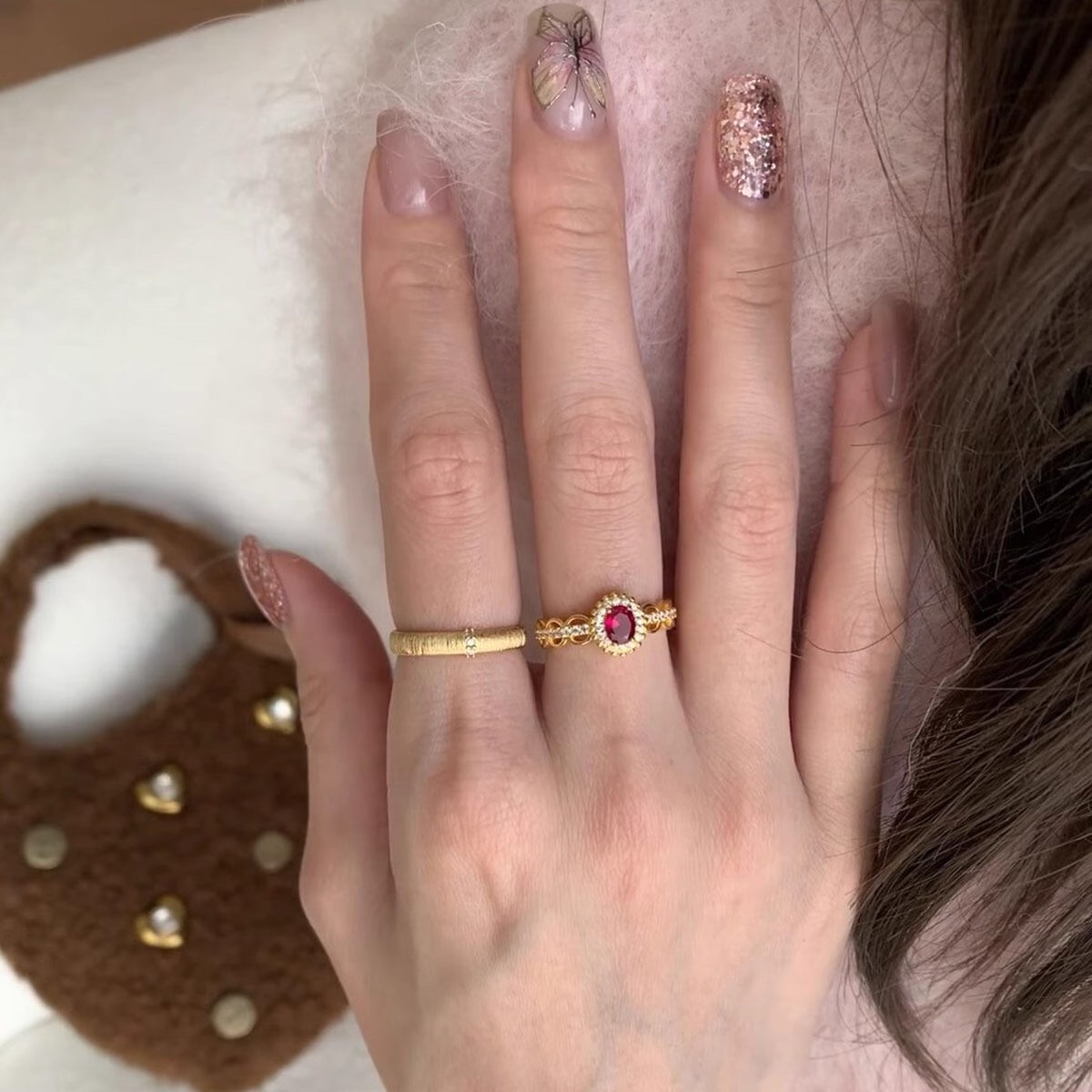 A vintage zircon lace ruby ring for women, a unique and niche design with a high-end feel details Picture