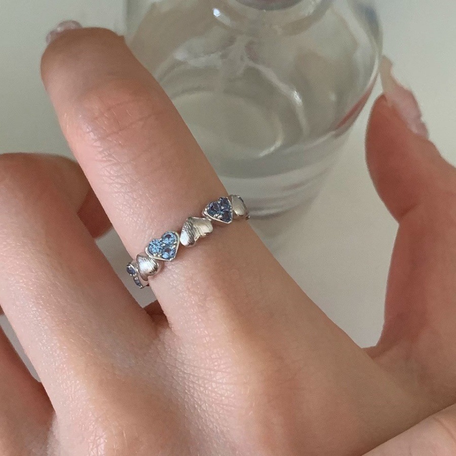 A niche design blue heart-shaped brushed ring for women's spring and summer, a fresh and unique index finger ring with a light luxury and high-end feel Specification drawing
