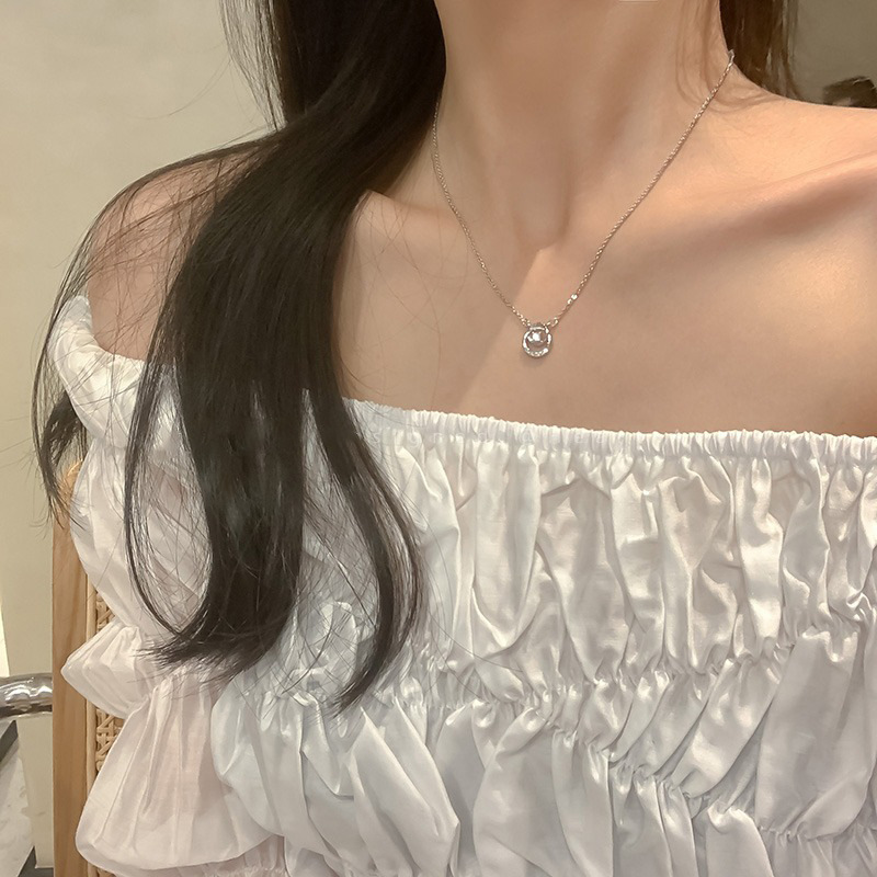 Korean circular zircon necklace, a minimalist and light luxury accessory for women on Instagram, with a niche design and versatile collarbone chain full figure