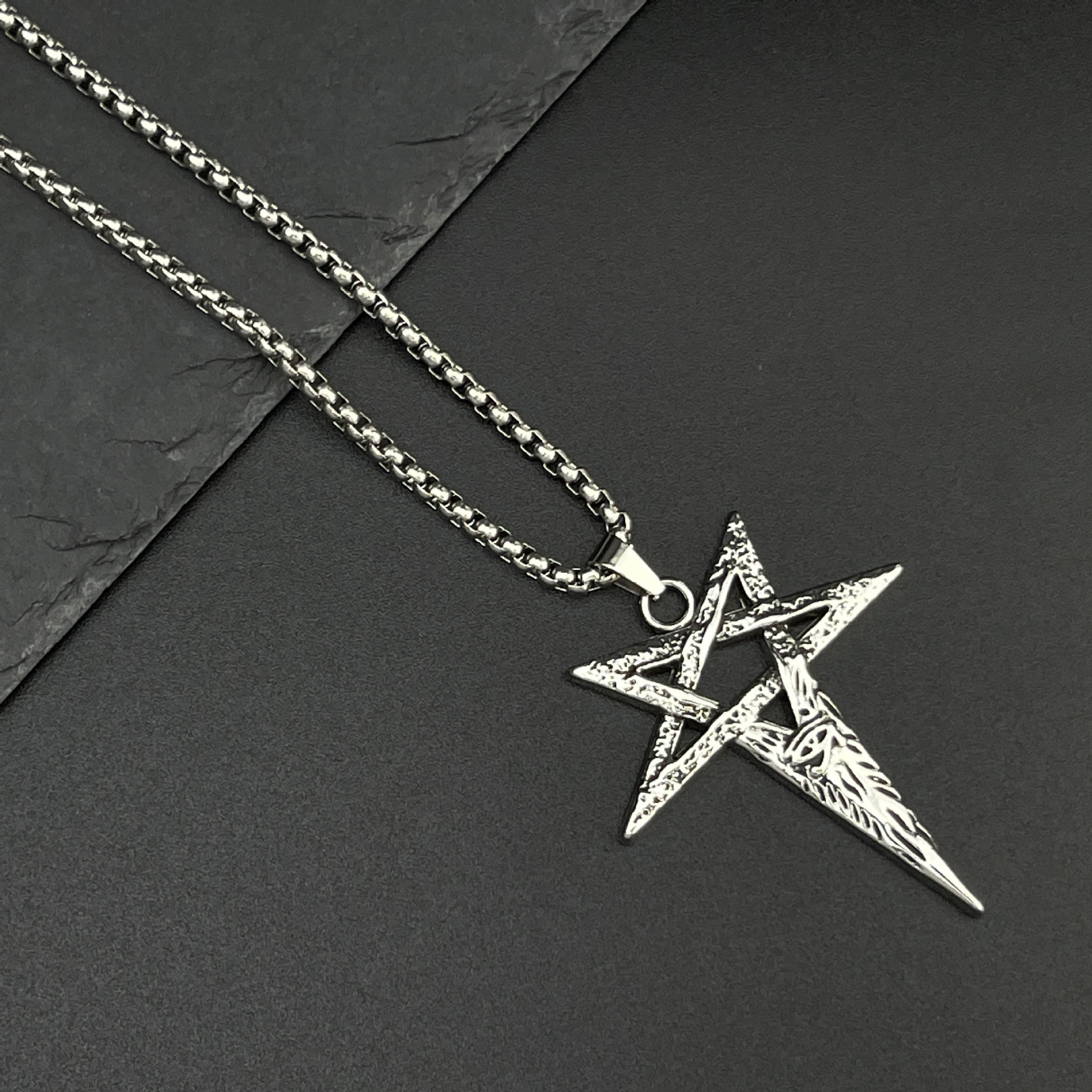 Wholesale of 2024 new European and American Viking five-pointed star alloy pendant and retro personality Devil's Eye titanium steel necklace Application Scenario
