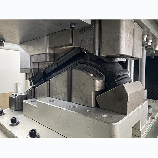 Linear vibration friction welding machine VW-2000 plastic fusion welding machine Ultrasonic welding machine plastic welding mold Item Picture