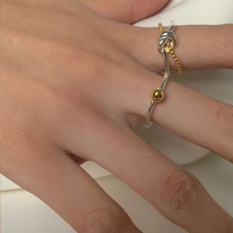 A new style of women's Instagram niche design with a high-end touch, featuring a knotted round bead opening and adjustable index finger ring Specification drawing