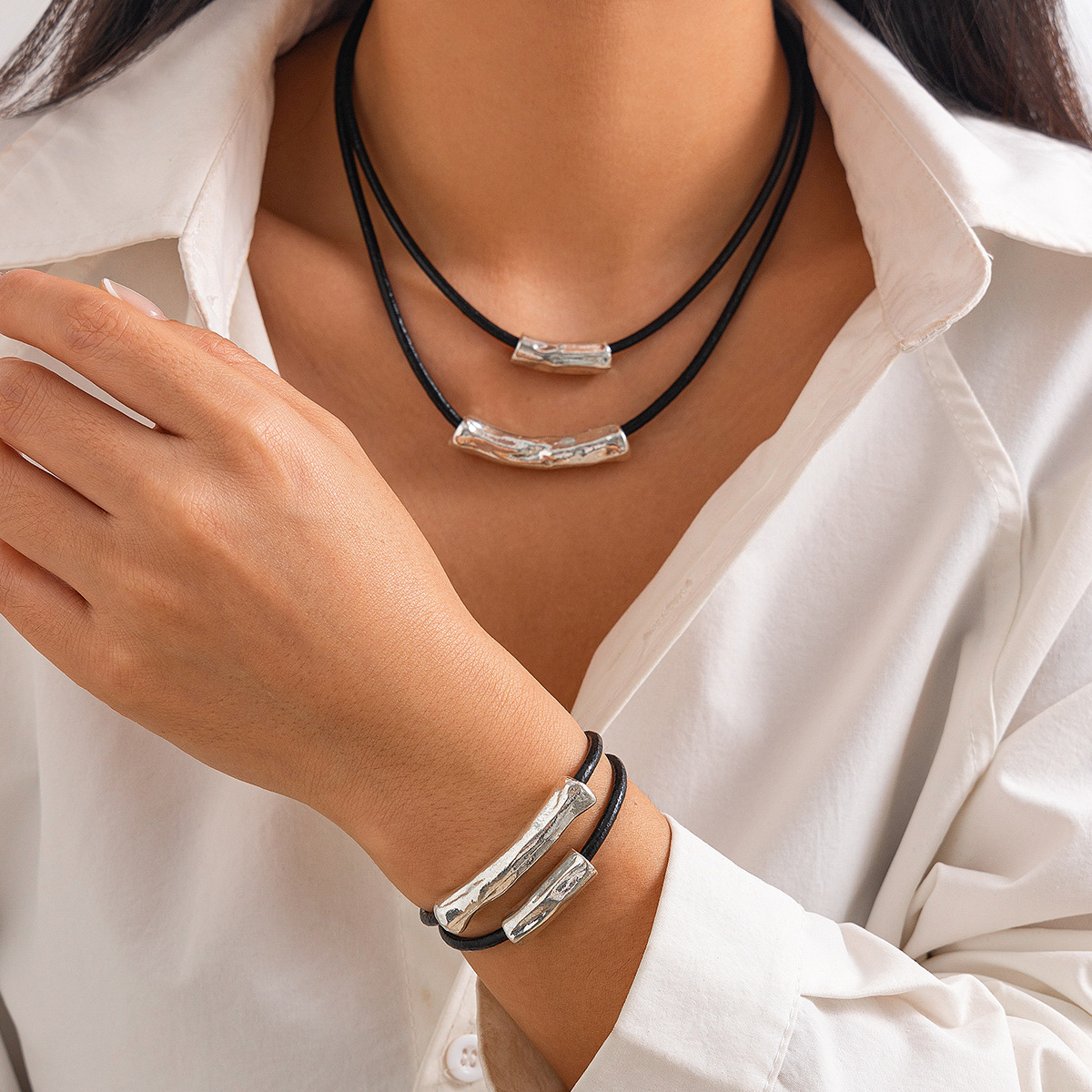 European and American cross-border jewelry ins cylindrical leather wax thread necklace set, hip-hop alloy multi-layer collarbone chain bestseller full figure