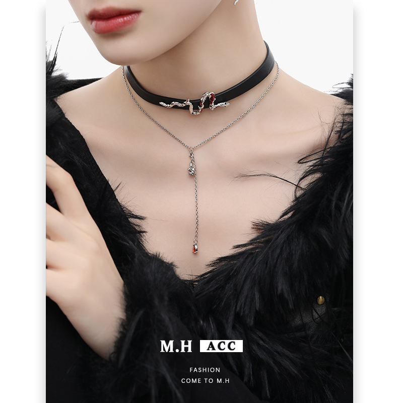 New Year black leather choker collar y2k style, red oil-dripping snake collarbone chain, niche and exquisite necklace wholesale full figure