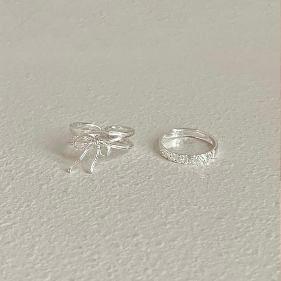 Korean-style simple bow plain ring, sweet and versatile ring for women, niche design, high-end open index finger ring Application Scenario