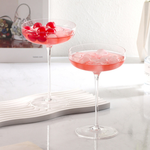Ultra-thin crystal glass cocktail glasses, bar margherita glasses, shallow saucer high-footed sweet wine glasses, martini glasses details Picture
