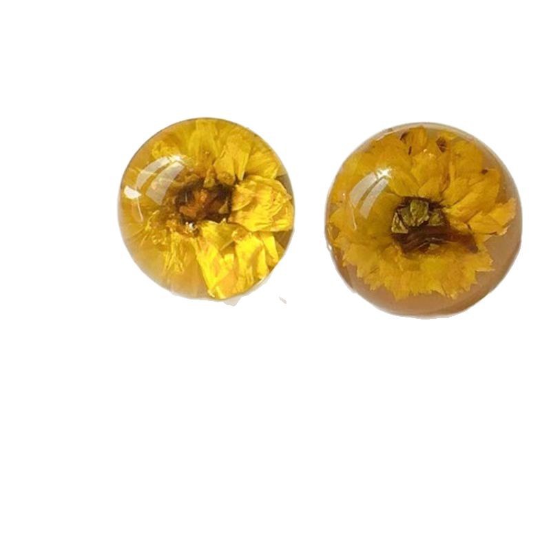 Handmade dried flower glass earrings for girls, a new bestseller in 2025, sweet stud earrings, elegant, light luxury and high-end earrings Item Picture