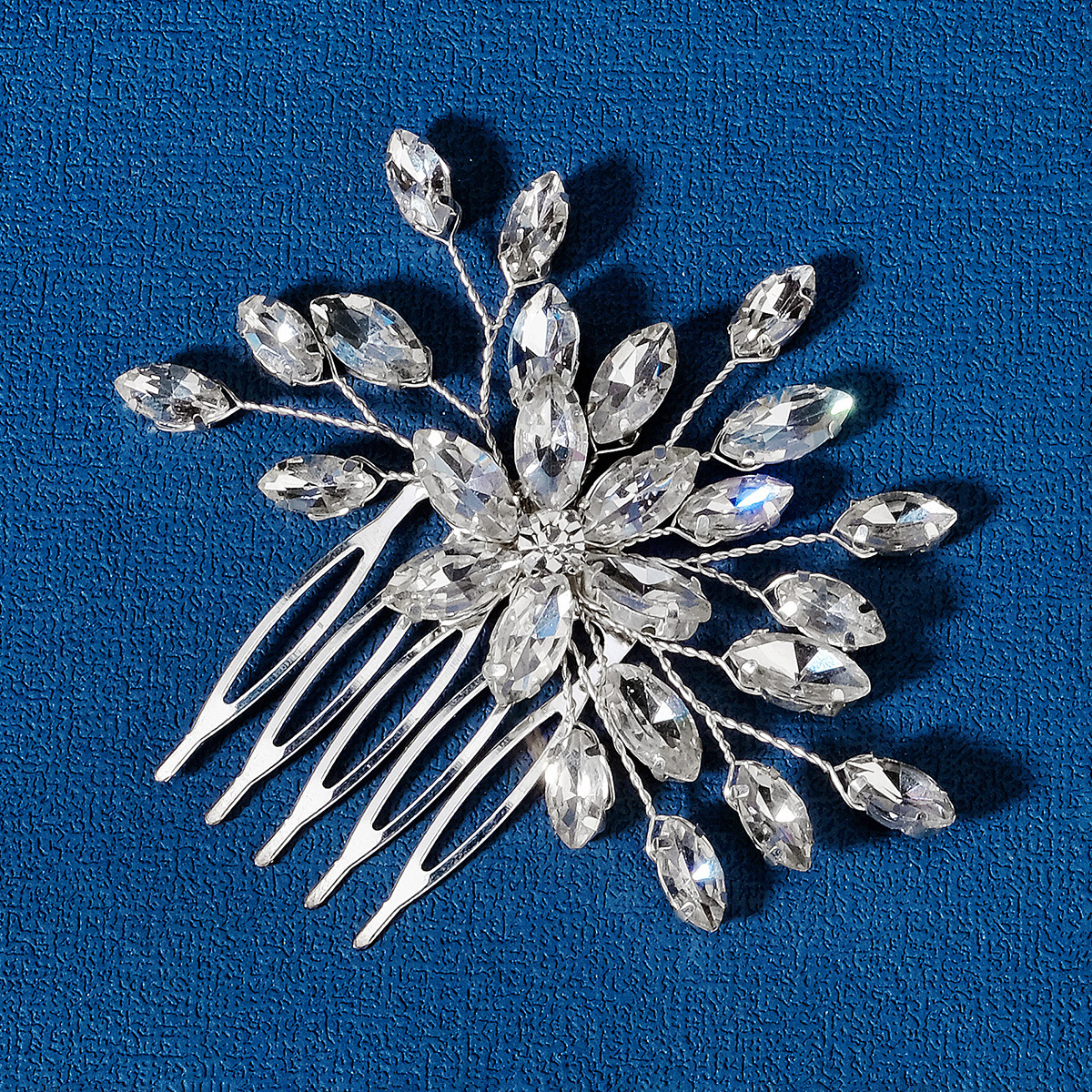 New Chinese-style bride's updo hair accessory, exquisite handcrafted side-inserted comb, light luxury horse's eye water diamond bangs, broken hair comb Specification drawing