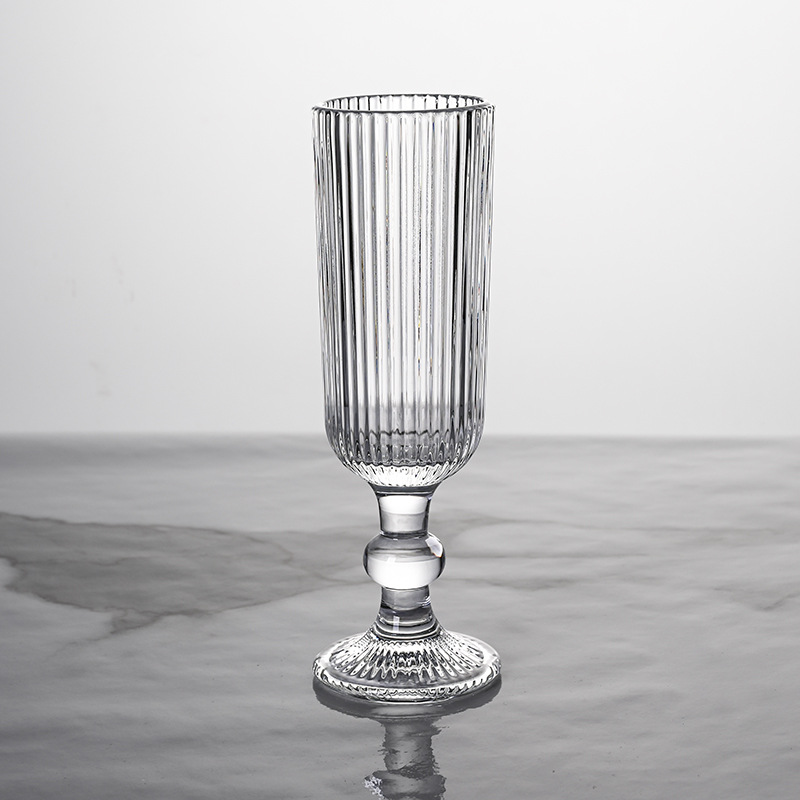 A complete set of American low-stemmed vertical striped red wine glasses, highball glasses, vertical striped glass wide-mouthed ice cream glasses and hotel wine sets Application Scenario