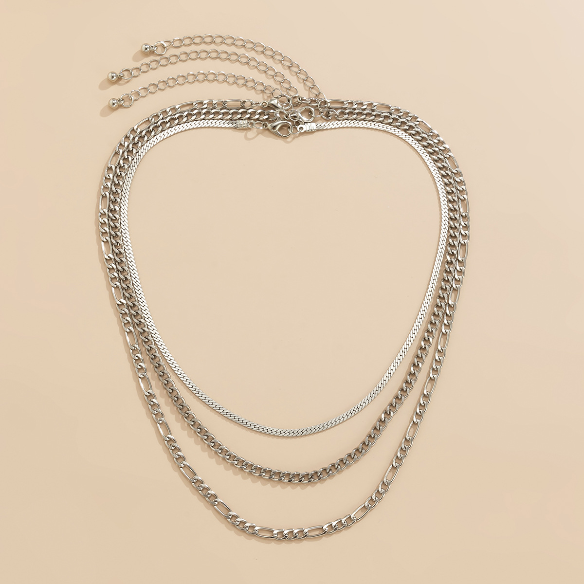European and American cross-border jewelry: simple metal flat snake bone sweet and cool necklace, street style, multiple layers of trendy and versatile necklace Application Scenario