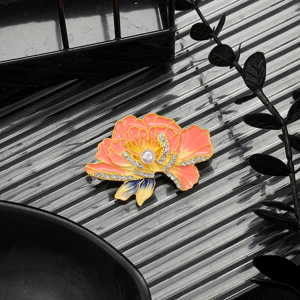 New Chinese-style diamond-encrusted gradient peony pearl brooch, a light luxury, high-end, niche and fashionable brooch with a touch of elegance Specification drawing