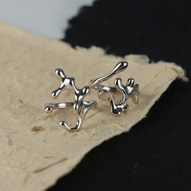Fashionable geometric irregular ring for women, unique and creative design sense, simple, sweet and cool open ring index finger ring Application Scenario