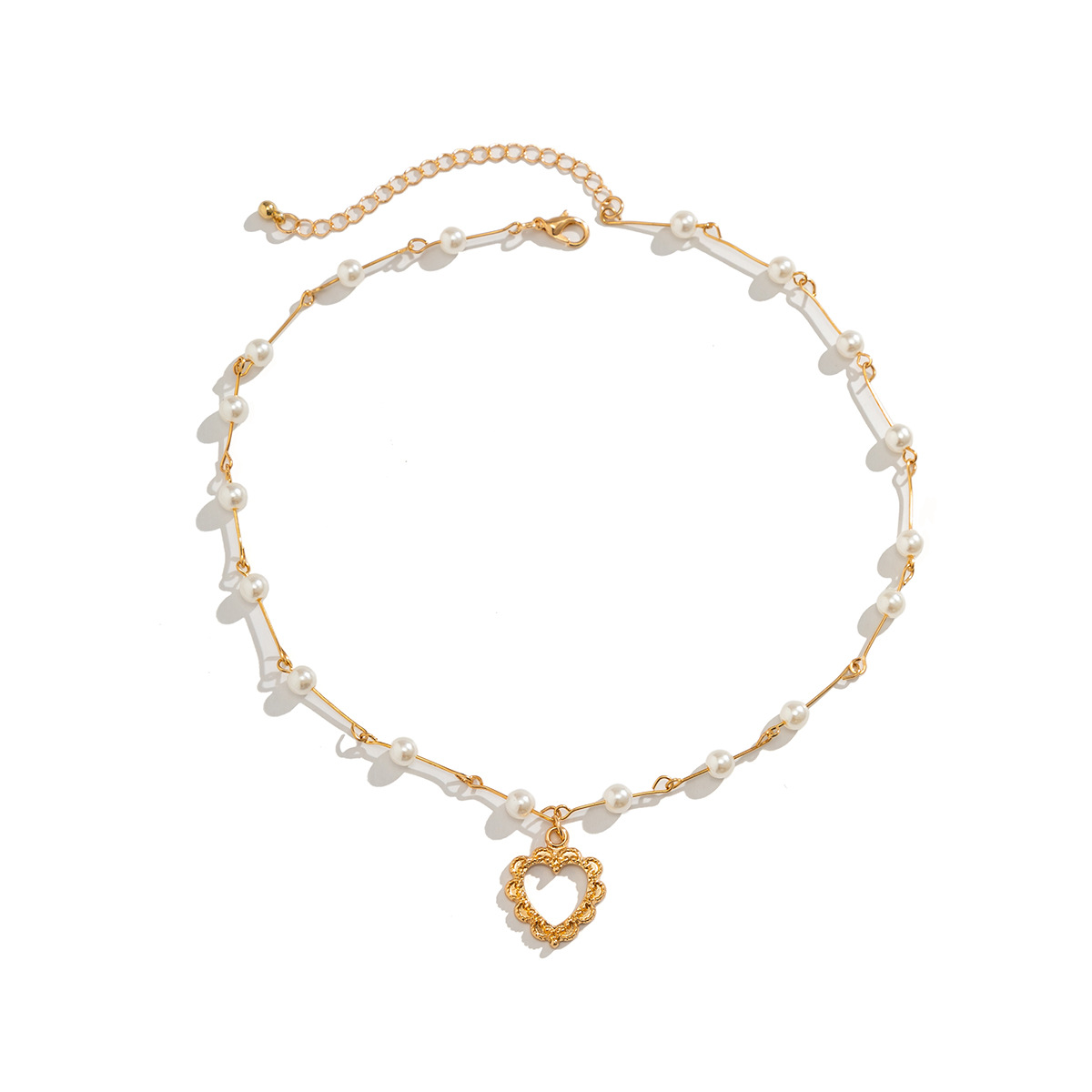 European and American cross-border jewelry, simple and elegant single-layer pearl chain necklace, fashionable hollowed-out heart-shaped pendant necklace for women Item Picture