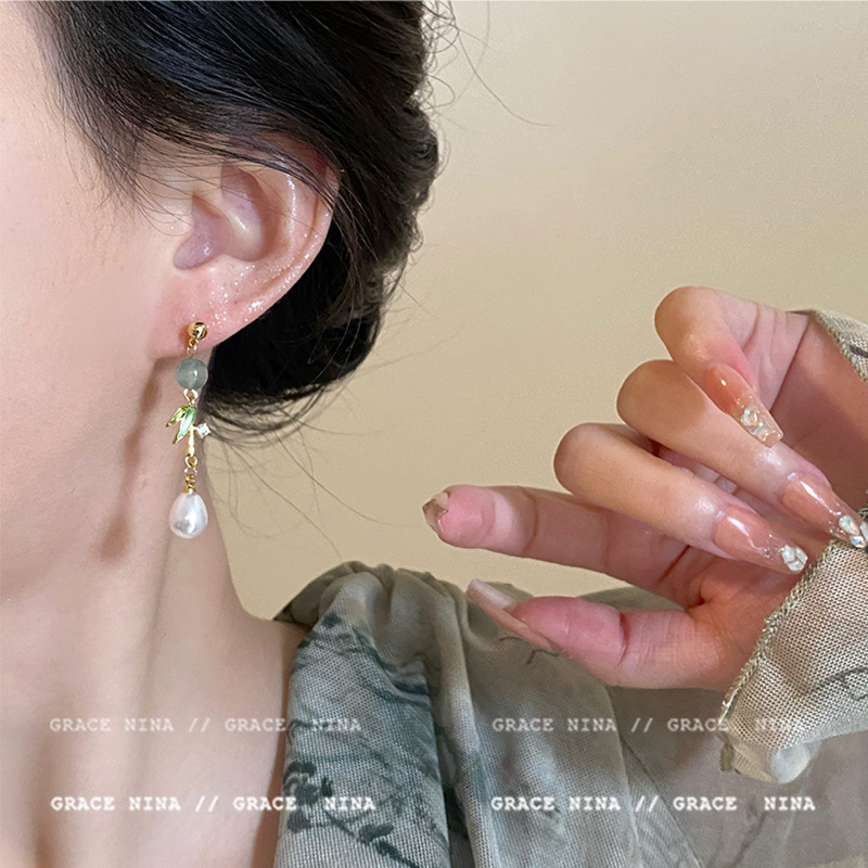 New Chinese-style bamboo leaf tassel pearl stud earrings for women, 2024 new best-selling Chinese-style earrings, high-end ancient-style earrings Application Scenario