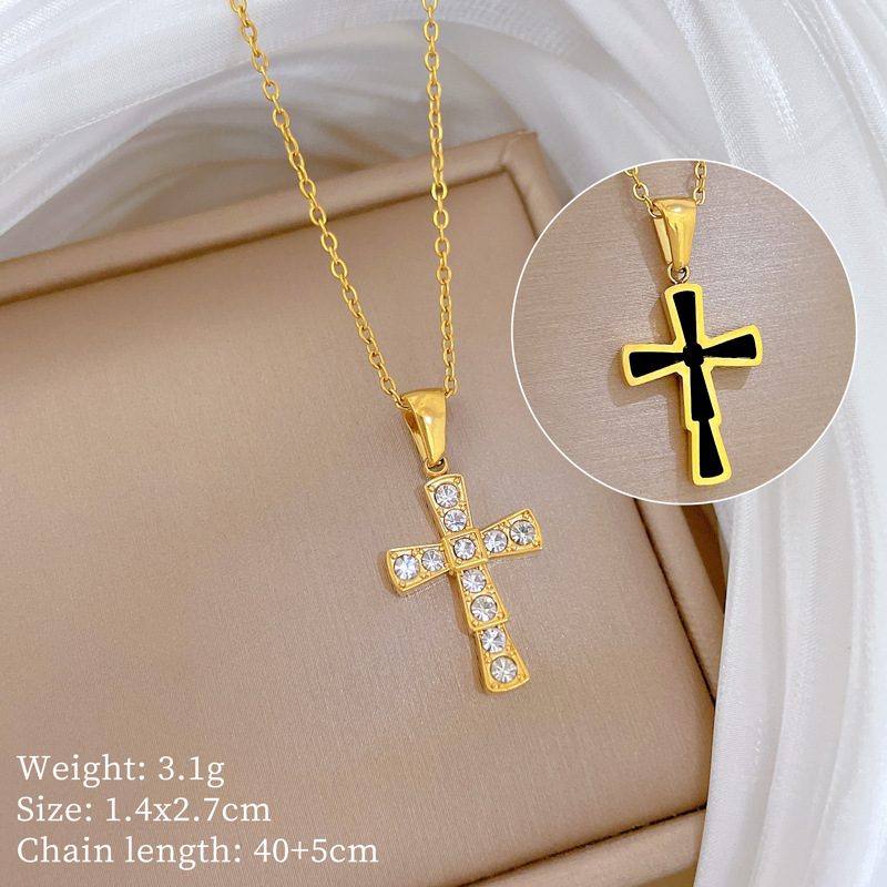 【 All-Titanium Steel 】 Stainless steel punk hip-hop style necklace, Internet celebrity style, simple and elegant, front-buckle collarbone chain wholesale Application Scenario