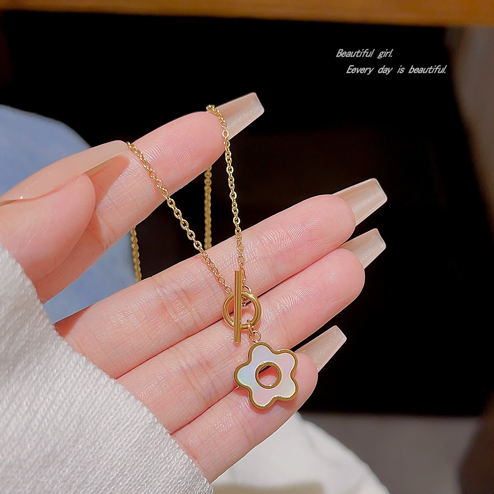 Fashionable flower necklace for women, light luxury and niche, 2025 new bestseller collarbone chain, sweet and simple titanium steel sweater chain details Picture