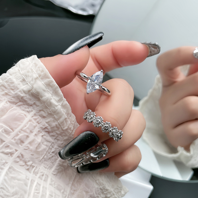 Simple and individual zircon fashion open ring for women on Instagram, cold style with a high-end feel, floral and niche index finger ring Specification drawing