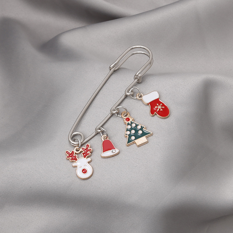 Cross-border new Christmas tree, snowflake, reindeer, Christmas stocking, brooch, trendy sweater and accessory Christmas series Application Scenario