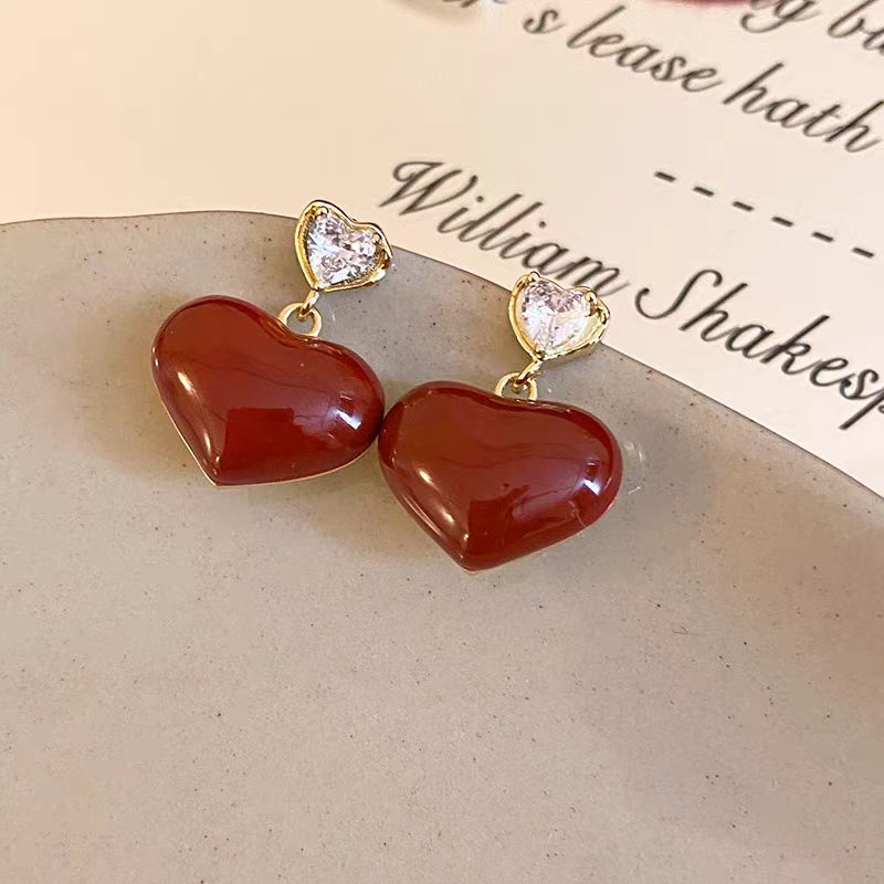 Ankela red heart-shaped stud earrings, a light luxury and high-end style heart-shaped earrings, a new 2025 bestseller in Hong Kong-style earrings Specification drawing