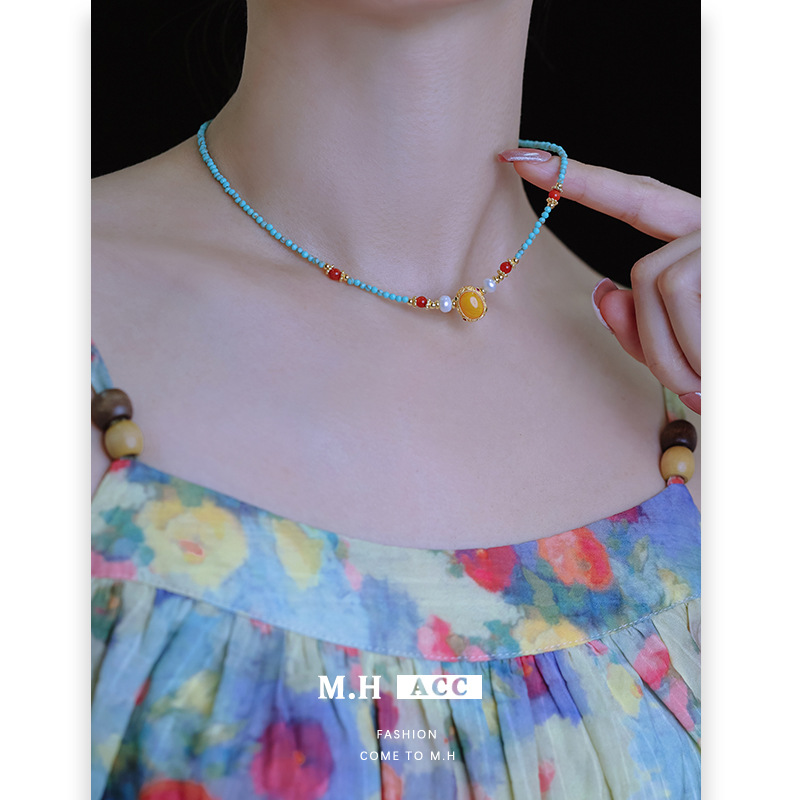 New Chinese-style amber and turquoise beaded necklace, fashionable and high-end, versatile and elegant, natural stone collarbone chain for women details Picture