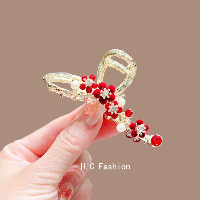 New high-end red velvet plum blossom hair clip, elegant and feminine, medium-sized updo shark clip accessory at the back of the head full figure