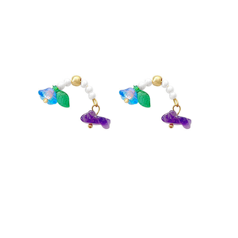 The same style of lily of the valley pearl earrings as Zhao Silu, featuring a niche design for women and a sweet forest-themed stud accessory Item Picture