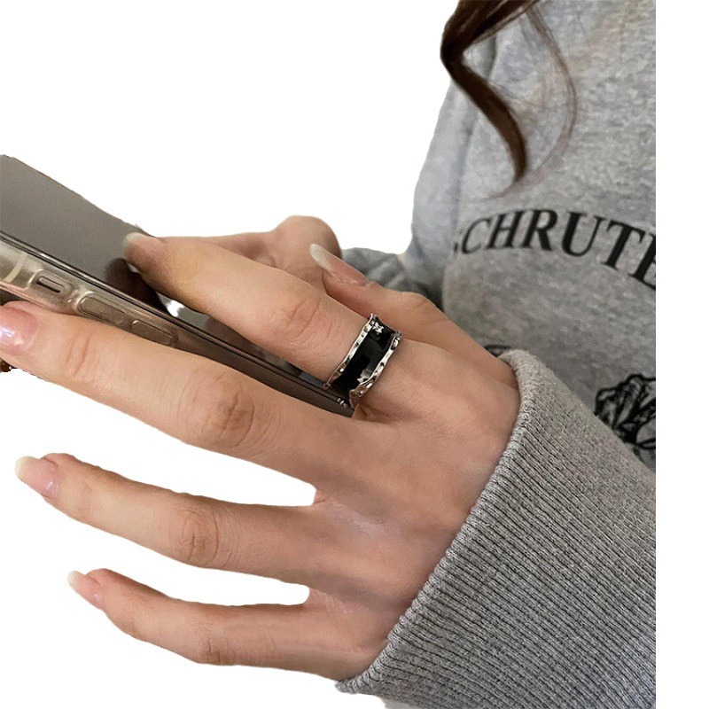 Black glazed zircon ring for women, a niche design on Instagram, exudes a sense of sophistication. The opening is adjustable, making it a fashionable and individualistic index finger ring Item Picture