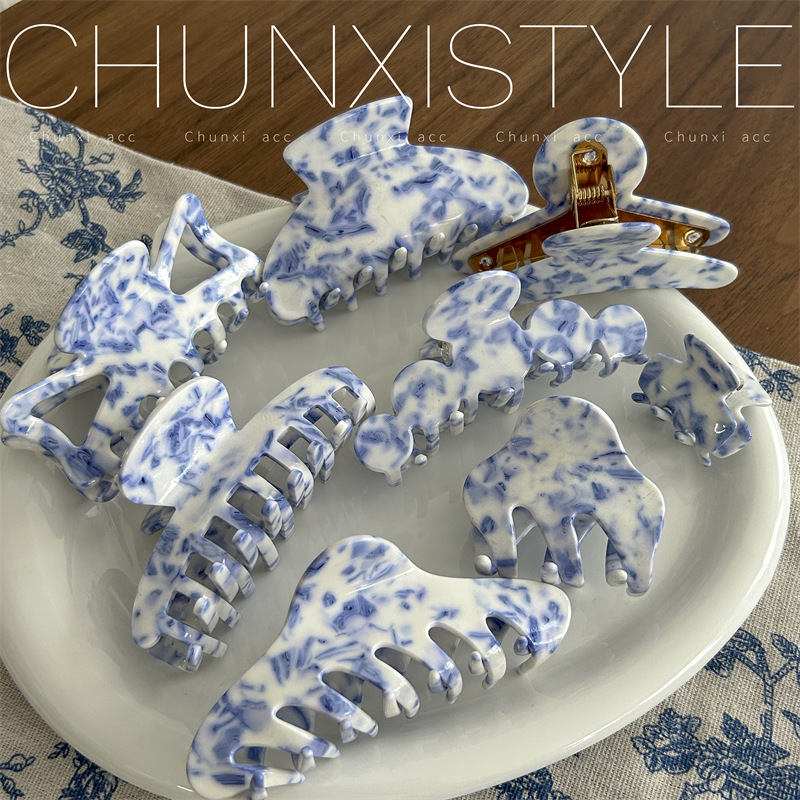 Retro blue and white imitation blue and white porcelain pattern hair clips, Chinese style acetate hair gripper, shark clip, updo hair claws, medium size details Picture
