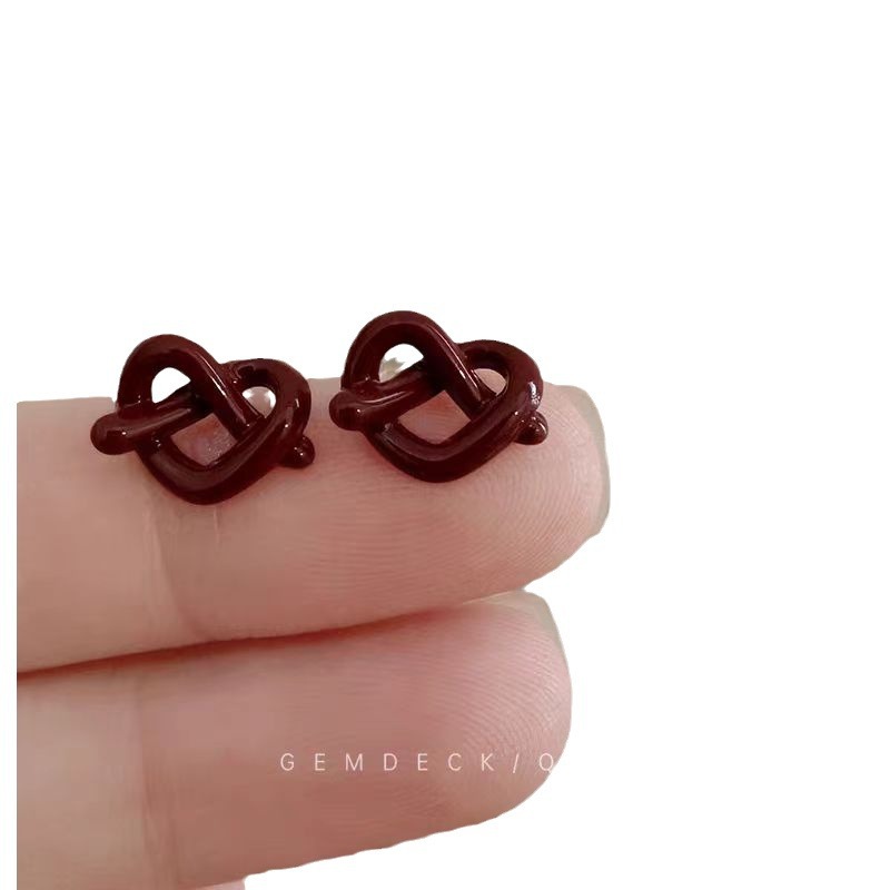 A knot in the heart! French retro Encore red oil-dripping heart-shaped stud earrings, salt water knot earrings, small earrings Item Picture