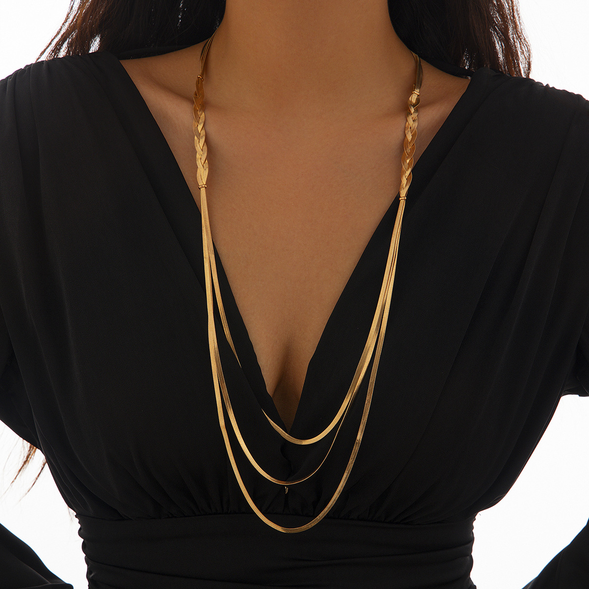 European and American cross-border jewelry, ins style, versatile flat snake bone Necklace high-end tassel multi-layer collarbone chain details Picture