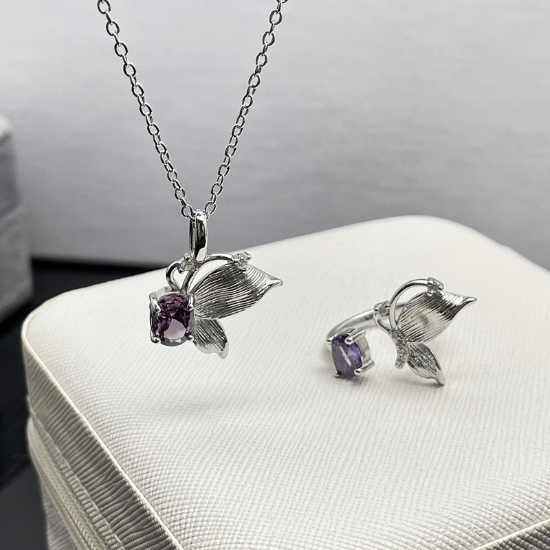 Exquisite purple diamond butterfly brushed irregular fashion ring necklace, women's ins style, high-end feel, niche collarbone chain full figure