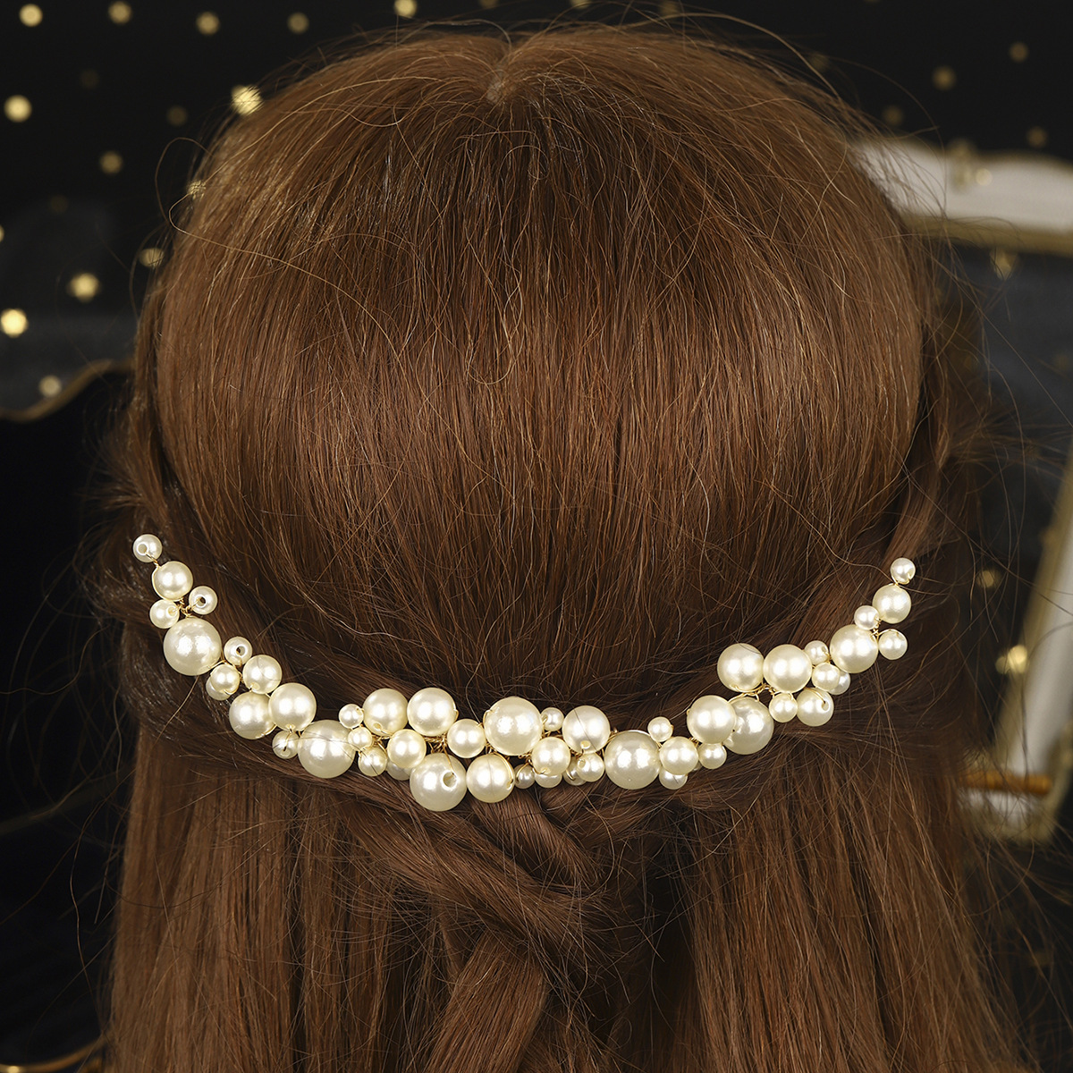 Cross-border new pearl hair comb, wedding banquet updo headwear, retro handcrafted bride's hair comb, dance party accessory Application Scenario
