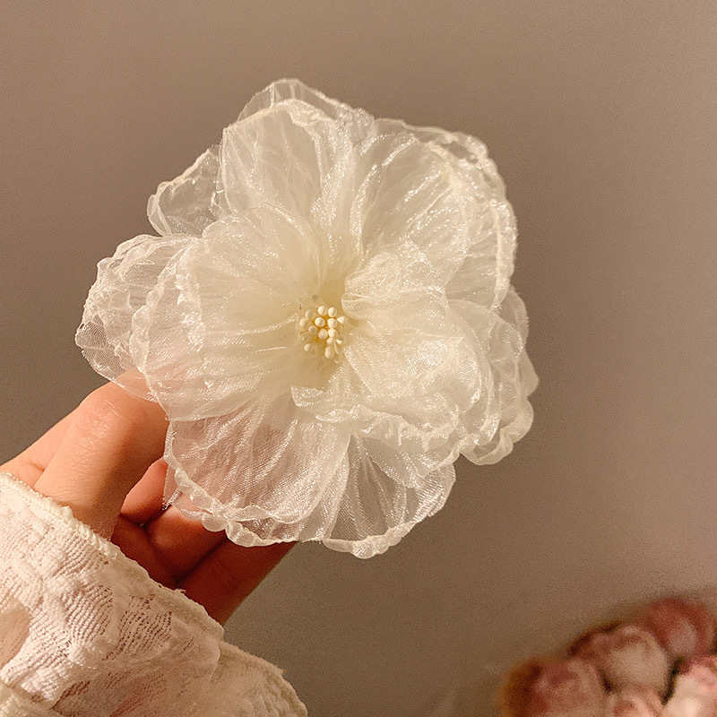 Ougensha white flower hairpin with a feminine atmosphere, rose for spring and summer, side clip at the back of the head, hair accessory Application Scenario