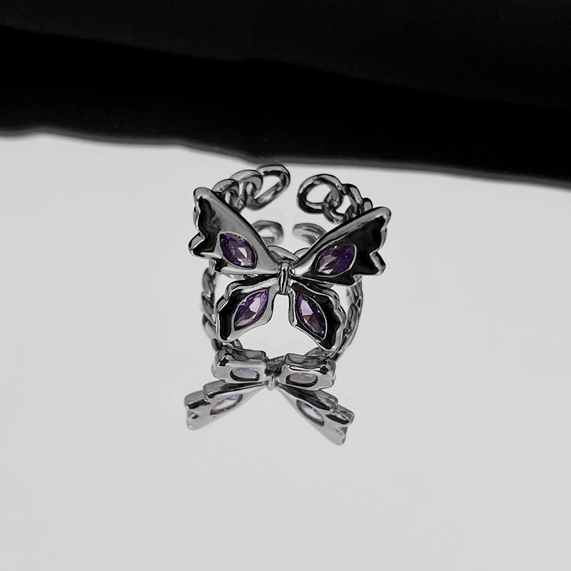 A high-end purple diamond black butterfly ring, a trendy and unique design for women on Instagram, with an open ring and a light luxury index finger accessory full figure