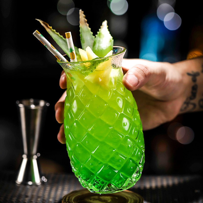 Bar water cups, popular pineapple single-layer creative embossed cocktail cups, juice cups, glass cups, mini cocktails Application Scenario
