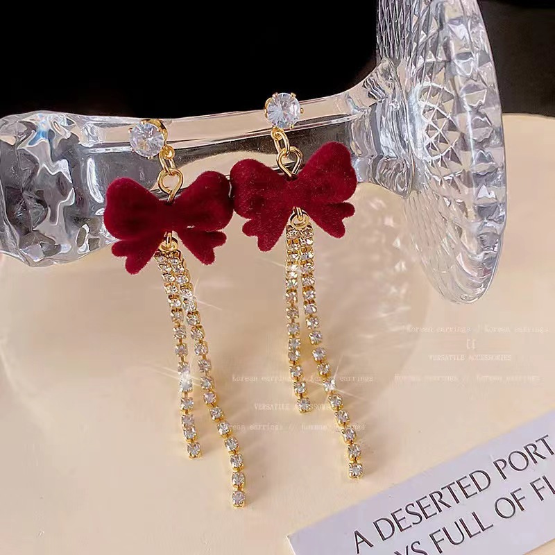 Wine red bow tassel earrings for women, a new style of earrings in 2025, a trendy, niche, high-end and elegant look Application Scenario