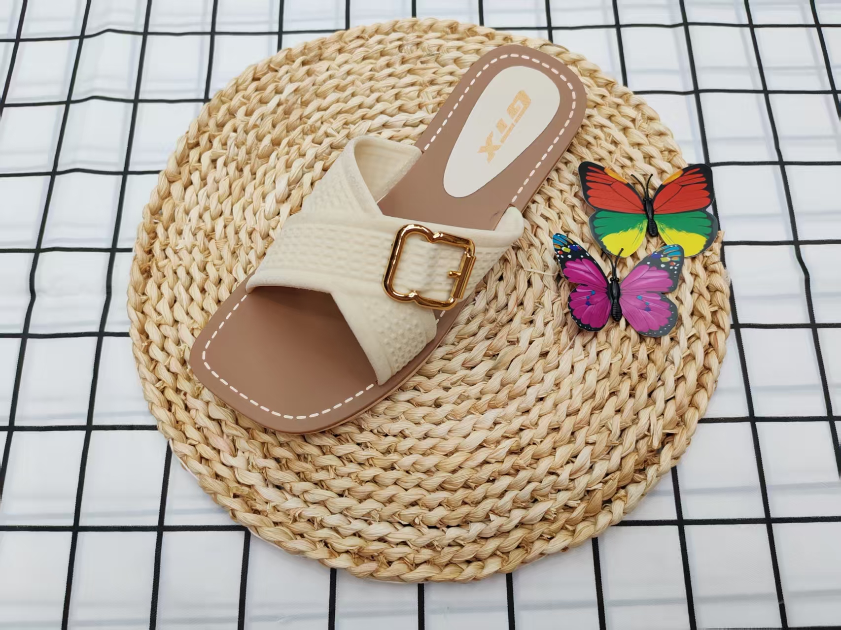 New summer 2025 outdoor flat velvet cross flip-flops details Picture