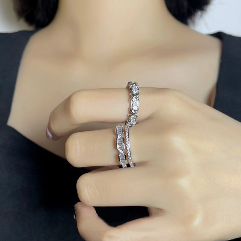 A high-end, light luxury, exquisite double-layer zircon open ring for women, a unique, fashionable and elegant food ring design full figure