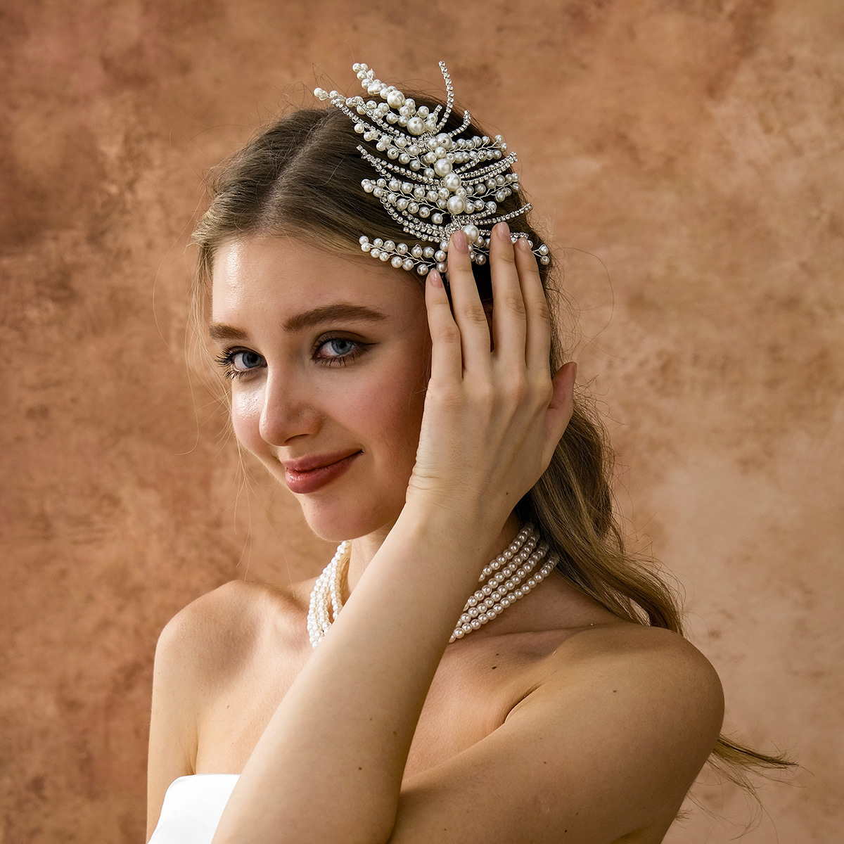 Beautiful pearl bride headband, heavy beaded leaf hair accessory, dance performance headwear, light luxury and high-end wedding dress accessories details Picture
