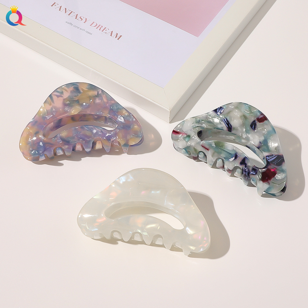 Qiyue Korean fashion acetic acid hair clip, Super ethereal ink-wash tortoiseshell bow tie, back of the head updo hair clip, shark clip hair accessory Application Scenario
