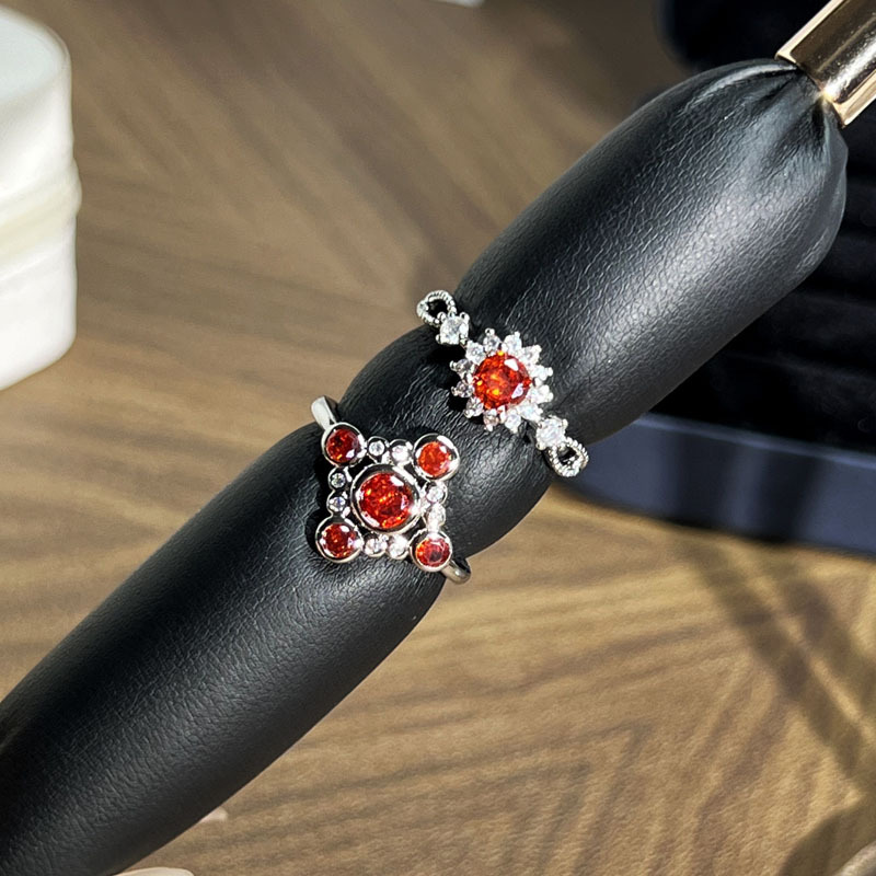 Korean-style stylish red diamond retro geometric diamond-encrusted open-mouth ring, a niche design for women, fashionable and versatile, simple ring Specification drawing