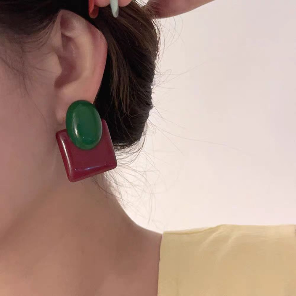 Square earrings, women's geometric high-end earrings, red to whiten, elegant, fashionable, unique and versatile earrings, new style details Picture