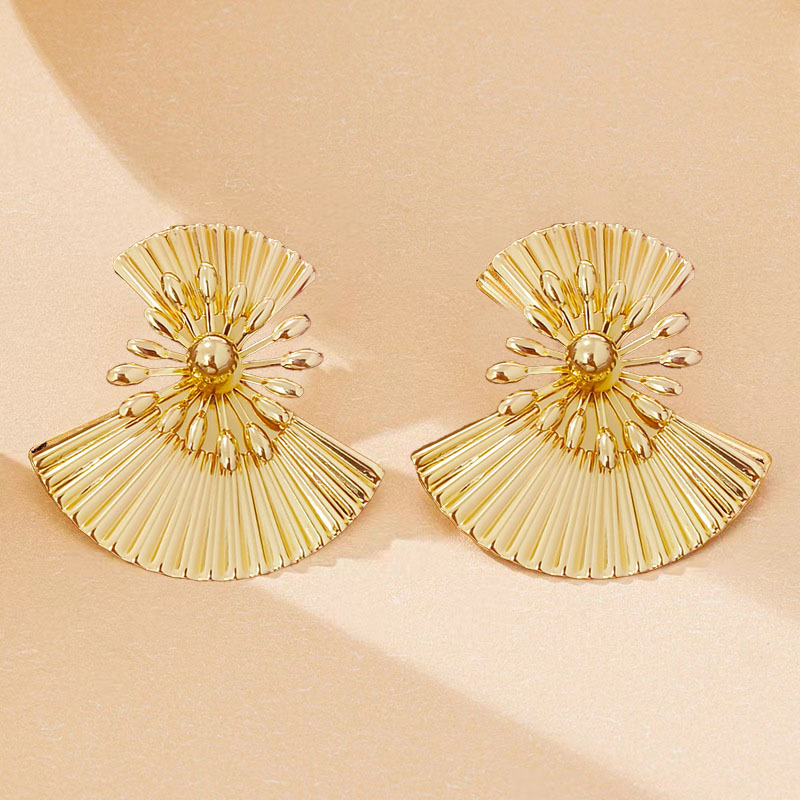 Cross-border best-selling personalized and fashionable metal fan-shaped stud earrings with a retro geometric design feel are trendy earrings and accessories for women Specification drawing
