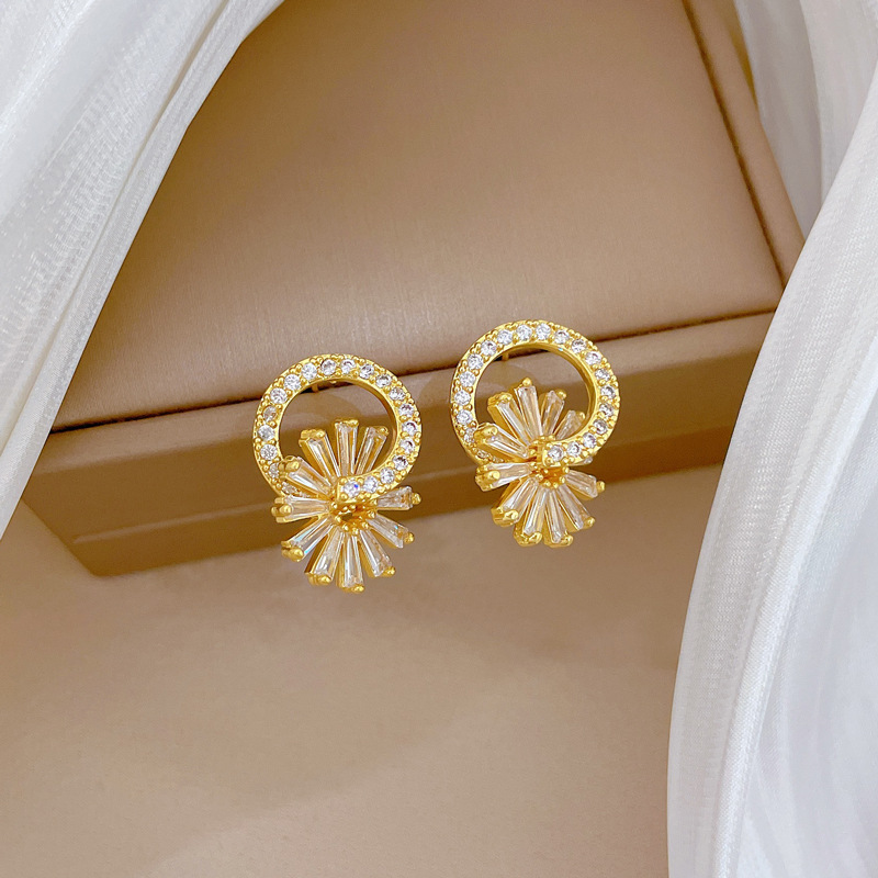 【 Titanium Steel 】 Flower Micro-inlaid Necklace and earrings set, light luxury micro-inlaid personalized and elegant banquet earrings and Necklaces combination Specification drawing