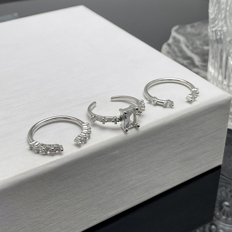 Simple and individual small square diamond fashionable layered ring, versatile, elegant and high-end, light luxury, niche and cold style ring for women Application Scenario