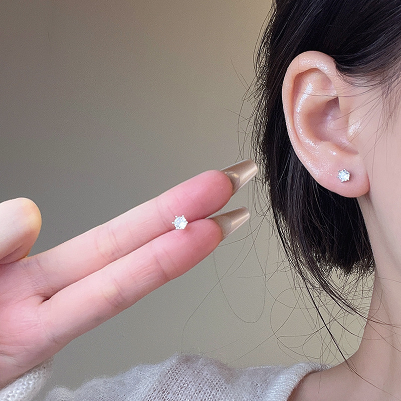 Exquisite and simple zircon stud earrings for women on Instagram, with a cold style and a high-end feel, are unique and fashionable internet-famous items details Picture